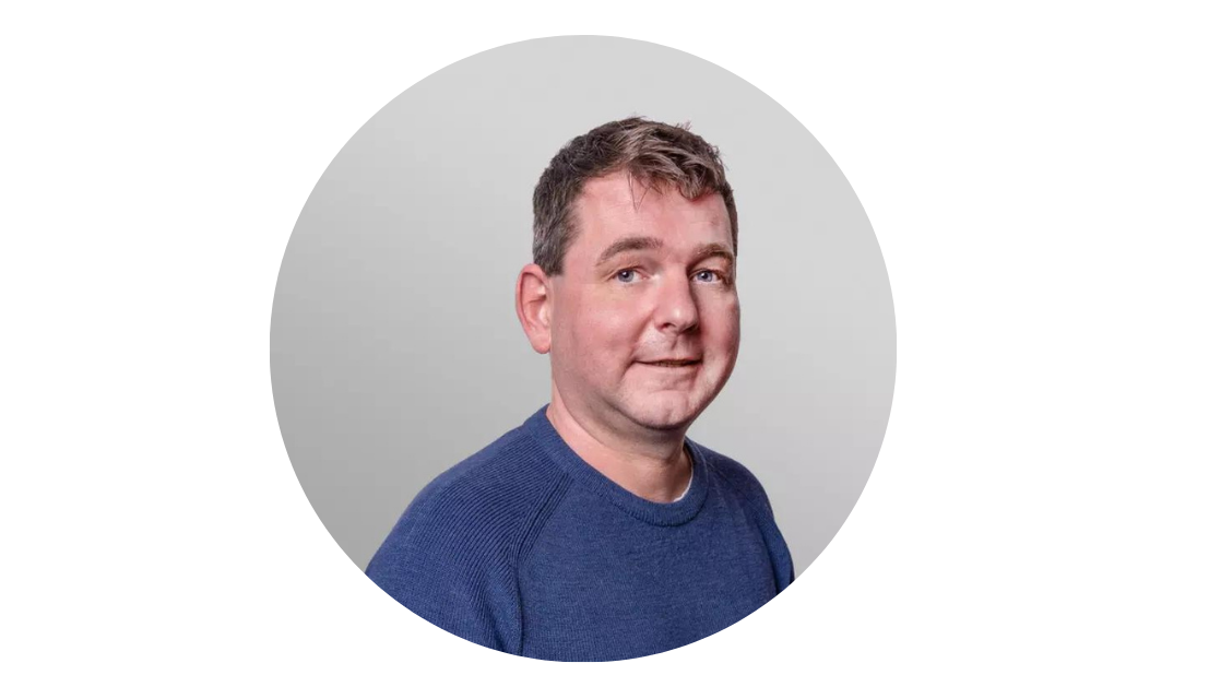 Dirk Gärtner ist Autor und Gründer von BeamtenCircle. Er hat eine Ausbildung als Fachwirt für Finanzberatung. Er ist Experte und Spezialist für Beamtenversicherungen, insbesondere der Krankenversicherung für Beamte.